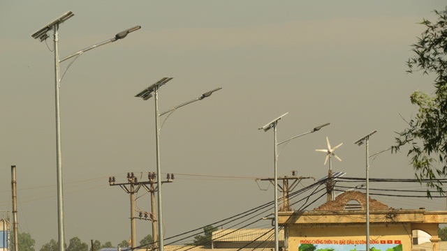 Người dân Phú Xuyên (Hà Nội) thụ hưởng điện chiếu sáng từ năng lượng mặt trời